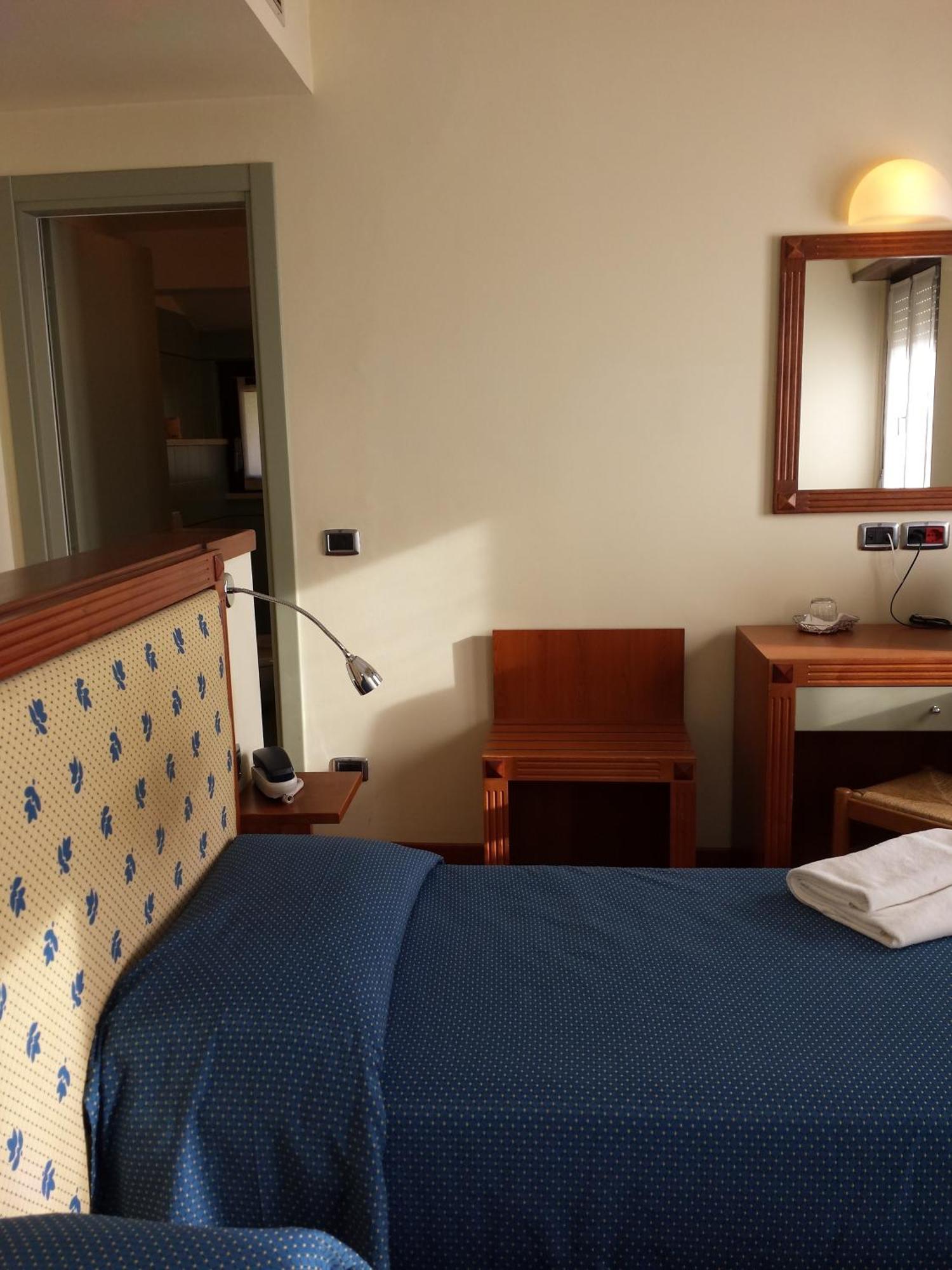 Hotel Il Castellaccio Piccione Phòng bức ảnh