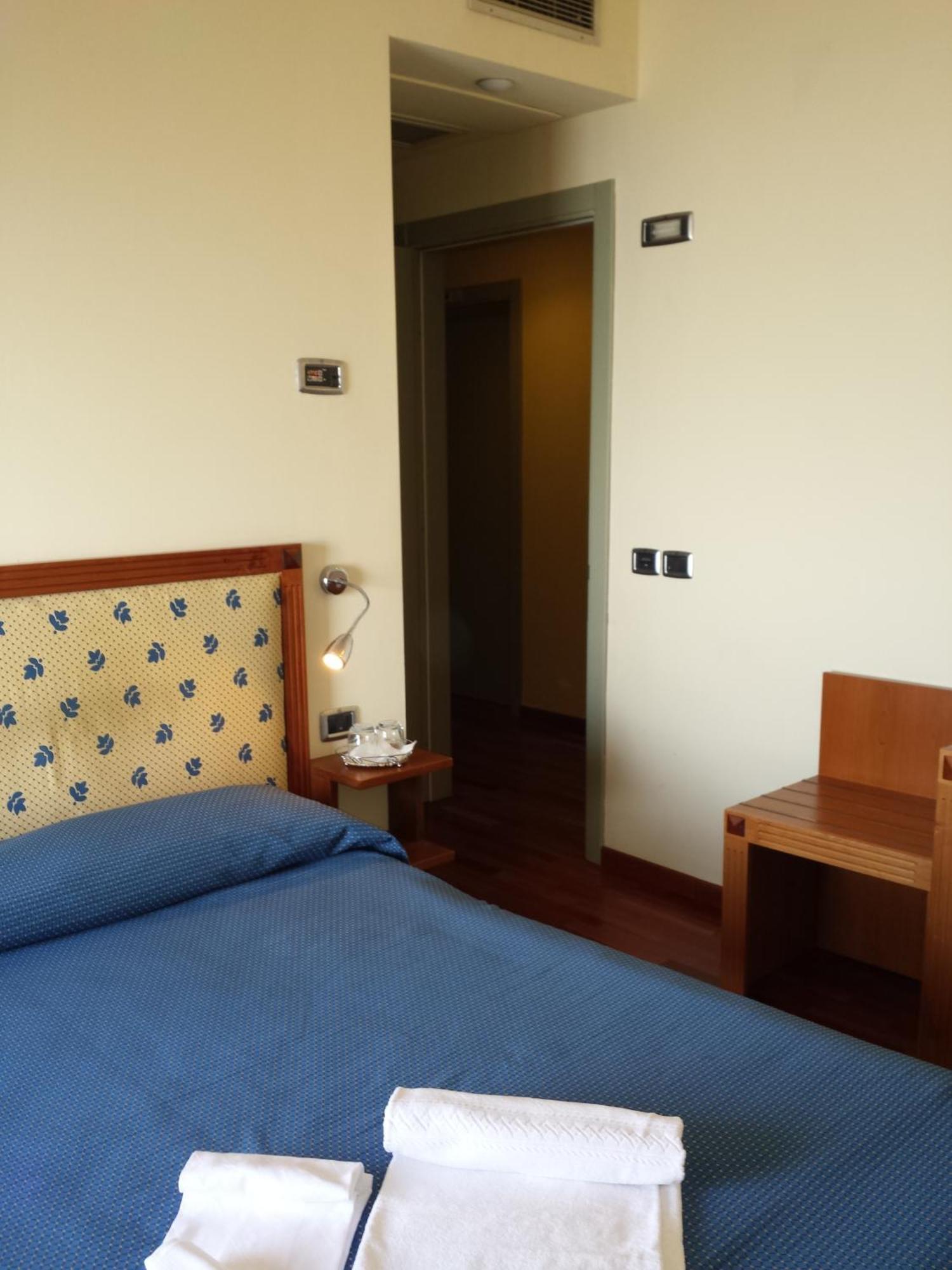 Hotel Il Castellaccio Piccione Phòng bức ảnh