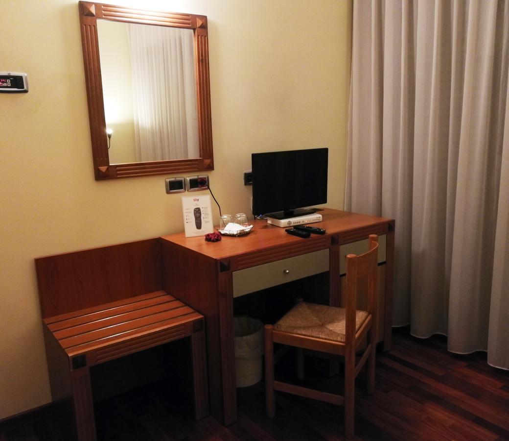 Hotel Il Castellaccio Piccione Ngoại thất bức ảnh