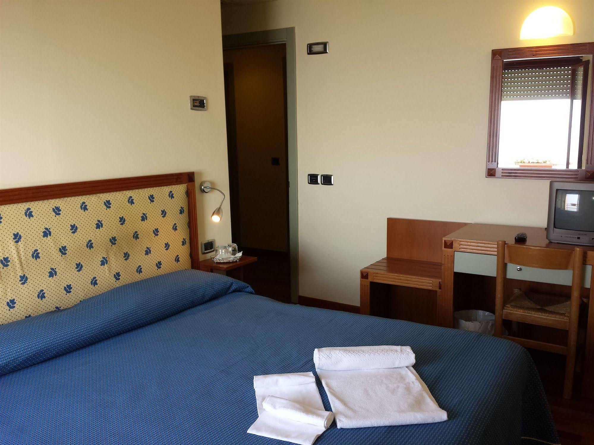 Hotel Il Castellaccio Piccione Ngoại thất bức ảnh